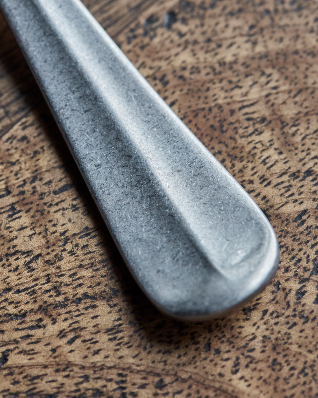 Assortiment de couverts argentés brossé