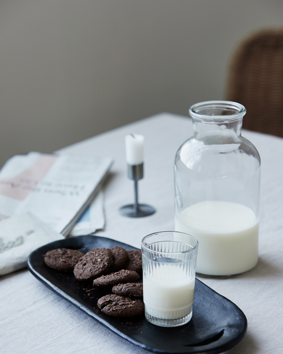 Plateau en terre cuite noire