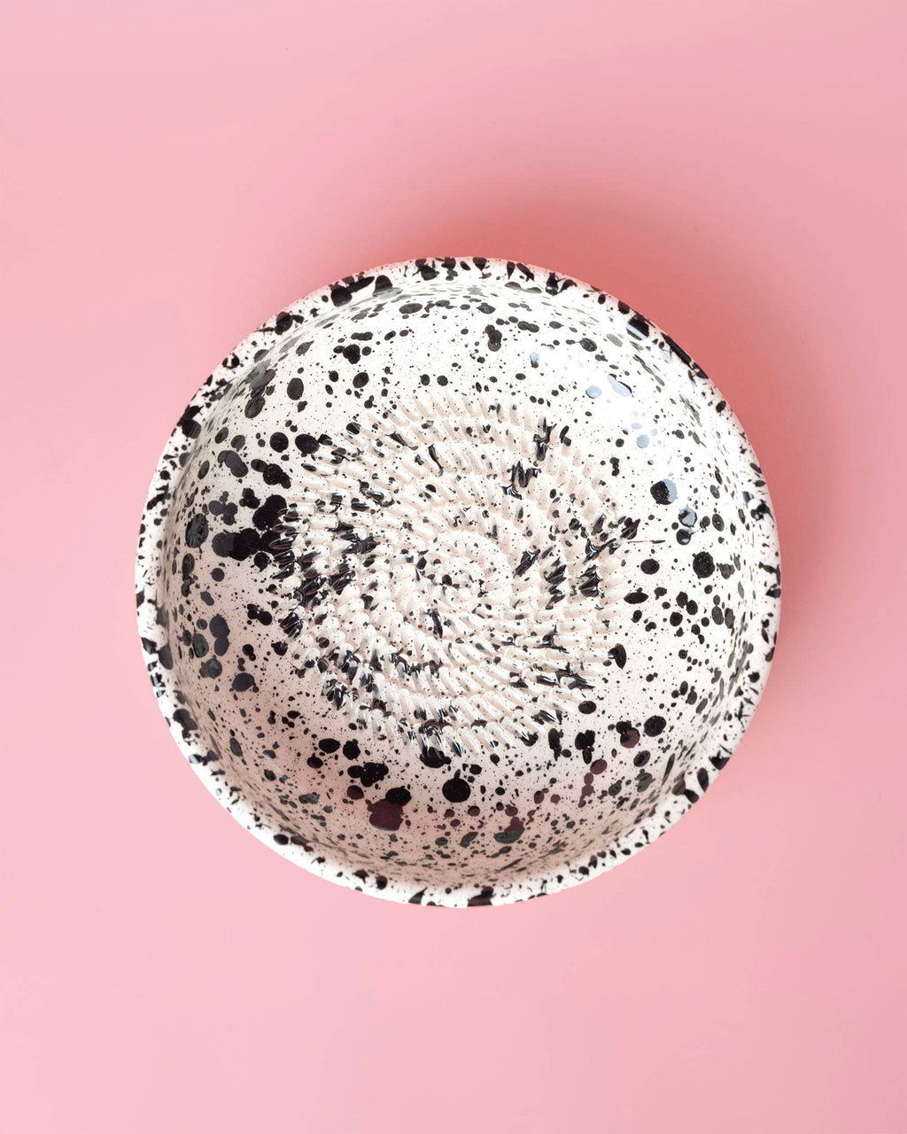 Grande assiette à râper en céramique noire – Inclut une cuillère cadeau / GALAXY: SANS EMBALLAGE