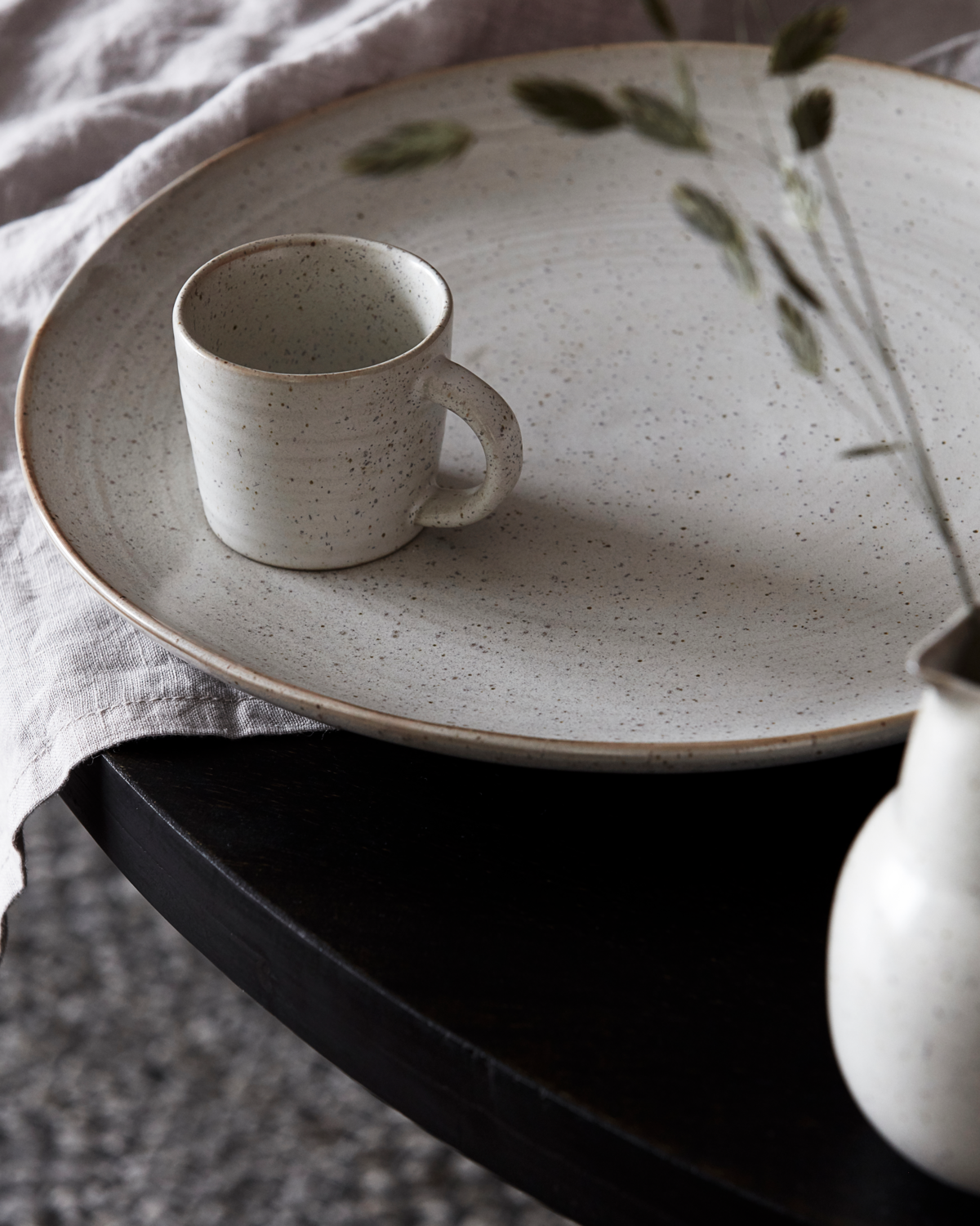 Pion Petite tasse crème-gris  Hauteur 5,5 cm Diamètre 6 cm,