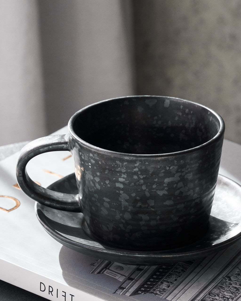 Pion Tasse avec soucoupe noire