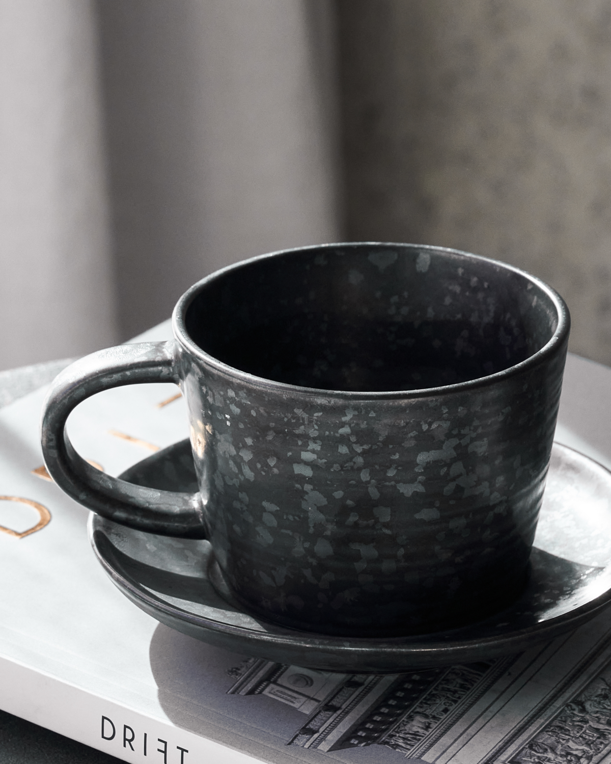 Pion Tasse avec soucoupe noire